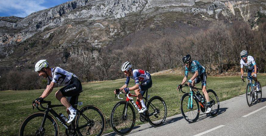 Paris-Nice – Départ de St Julien en Saint Alban