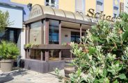 façade hotel restaurant