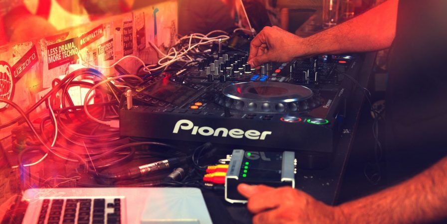 St Bonnet le Show #2: Arthur Lopez DJ