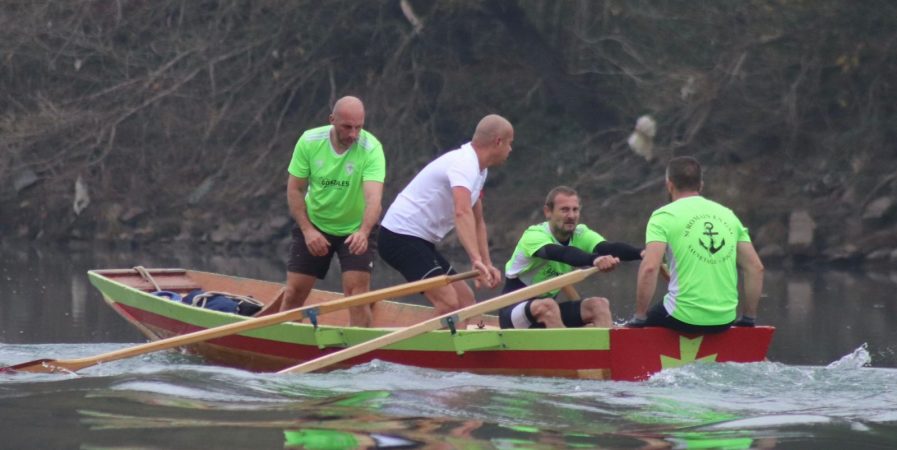 Course de Barques à 4 Rameurs