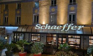 façade hotel