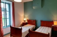 Chambre trois lits 2 adultes 1 enfant