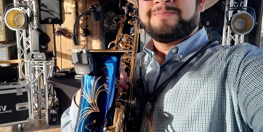St Bonnet le show #3: concert Orlando On Sax