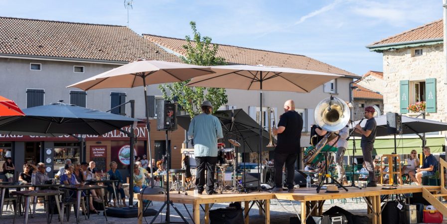 St Bonnet le show #3  : Concert Naivo