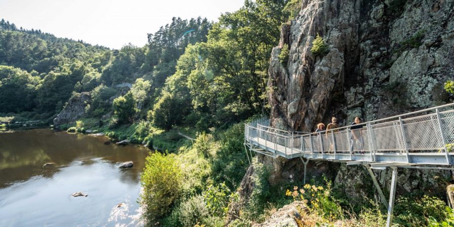 Séjour itinérant sur le GR 3 “Source et gorges de la Loire”