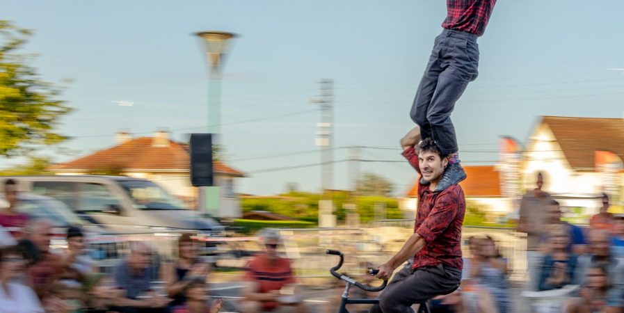 Spectacle – Faudrait Pas Rester Plantés Là