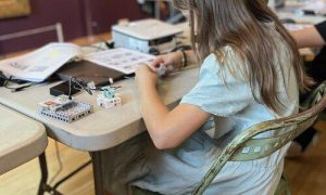 Atelier Robotique pour les enfants – Les voitures intelligentes_Le Puy-en-Velay