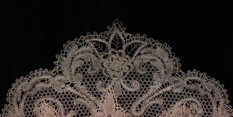 Customise ton modèle de dentelle au Musée