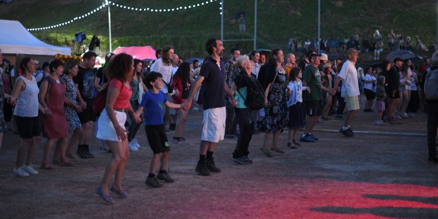 Initiation aux danses médiévales – Festival Les Roches Celtiques