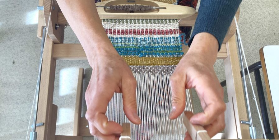 Initiation au Tissage sur Métier à 8 Cadres