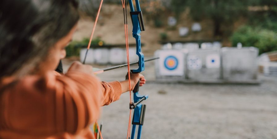 Automne 2026 – Bougez dans le Pilat – Tir à l&rsquo;arc en forêt spécial enfants (de 6 à 12 ans) – Le Bessat