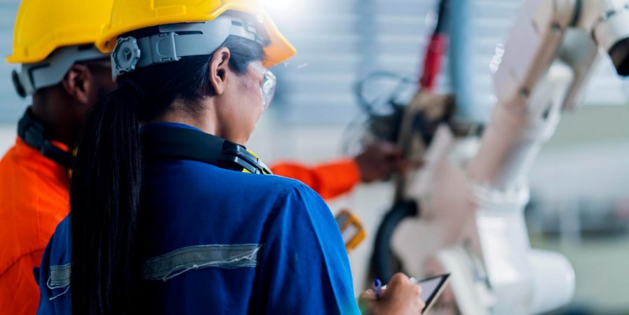 Les métiers de l’industrie en action