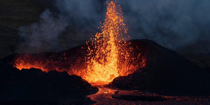 Les volcans en action