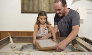 Atelier papier au Musée des Papateries Canson et Montgolfier