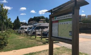 aire de camping car Montfaucon en Velay